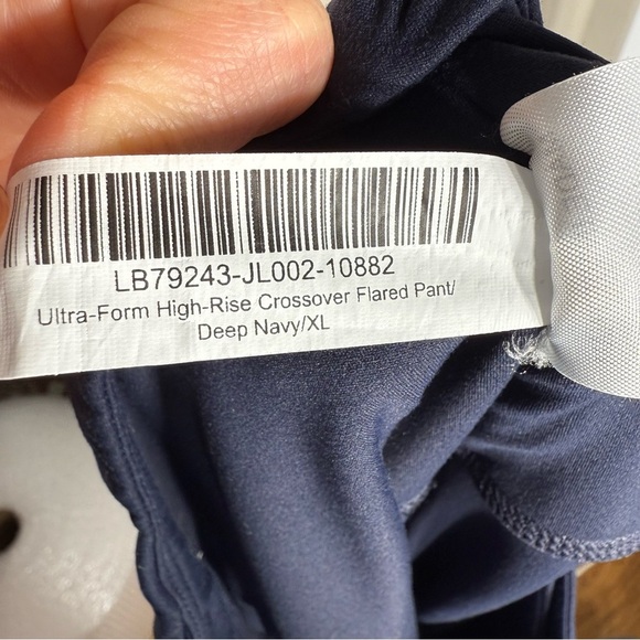 Quince Ultra-Form High-Rise Crossover Flared Pants Navy Size XL 32” inseam - Picture 4 of 4
